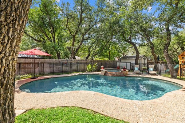 Exterior, Playground, Pool