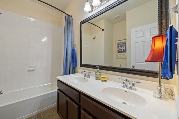 Bathroom, Dual Sink Vanities, Interior