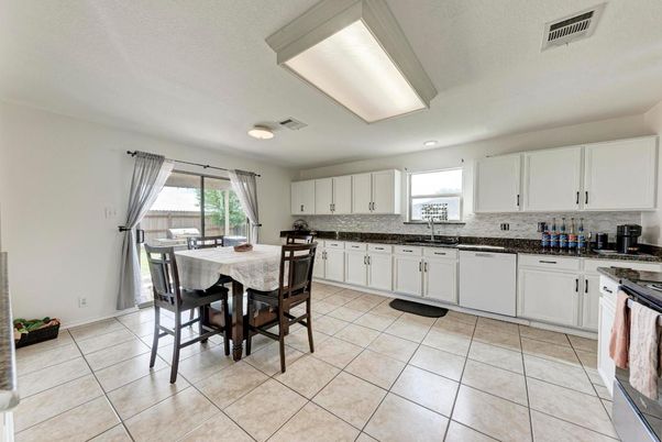 Dining room, Interior, Kitchen, Recessed Lighting
