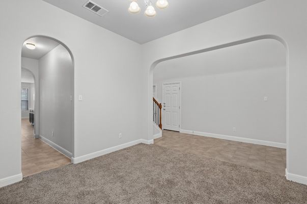 Empty room, Interior