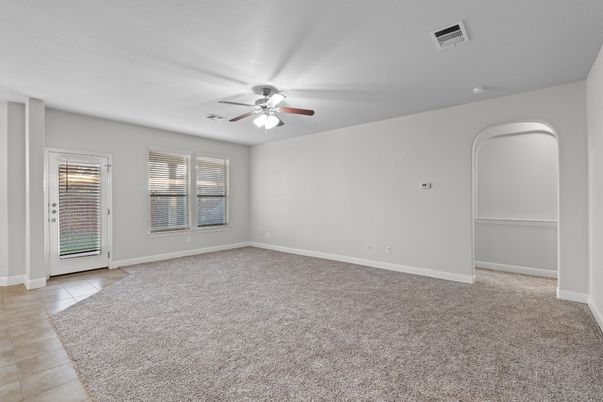 Empty room, Interior