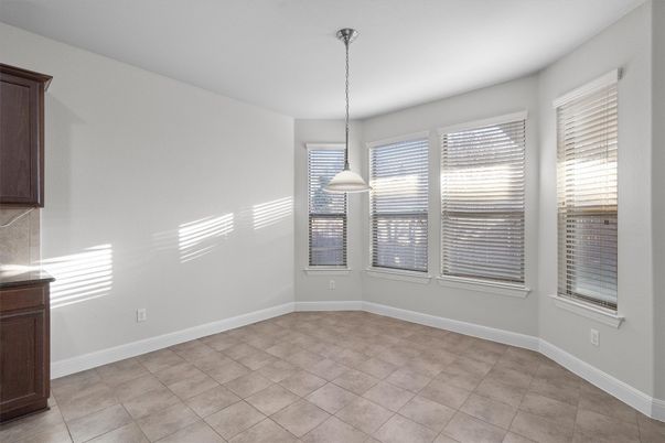 Empty room, Interior, Pendant Lights