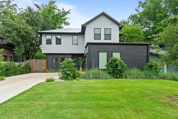 Backyard, Exterior, Facade, Farmhouse