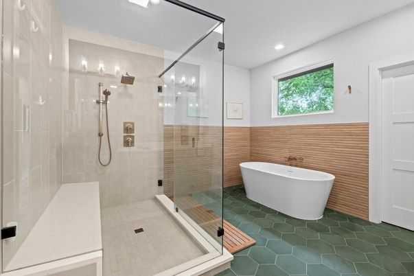 Bathroom, Free Standing Baths, Glass Shower, Interior, Recessed Lighting