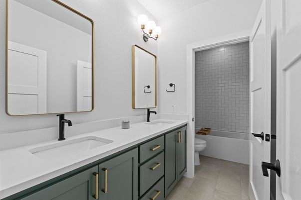 Bathroom, Dual Sink Vanities, Interior