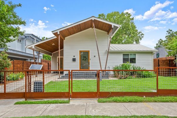 Backyard, Exterior, Facade, Farmhouse