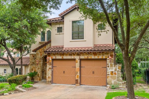 Attached, Exterior, Facade, Mediterranean