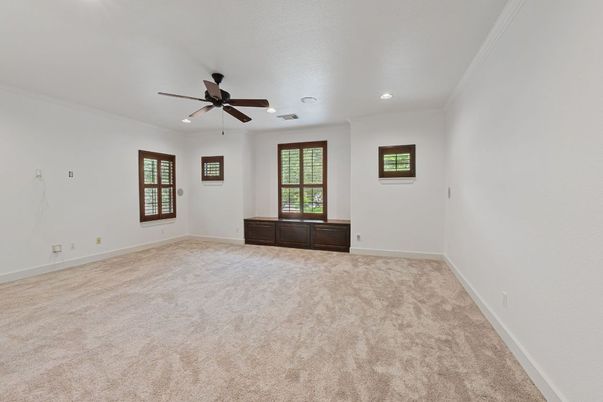 Empty room, Interior, Recessed Lighting