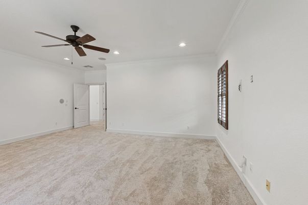 Empty room, Interior, Recessed Lighting