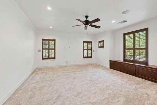 Empty room, Interior, Recessed Lighting