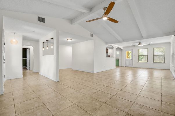 Empty room, Interior, Pendant Lights