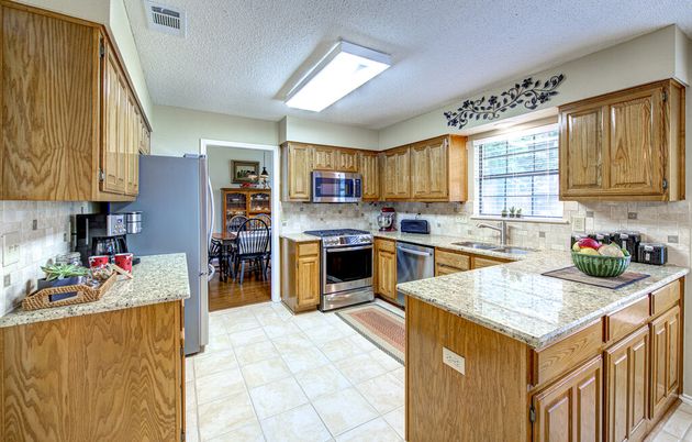 Dining room, Interior, Kitchen, Stainless Steel Appliances, Wood Texture Flooring