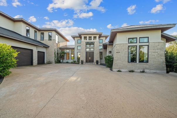 Attached, Exterior, Facade, Mediterranean