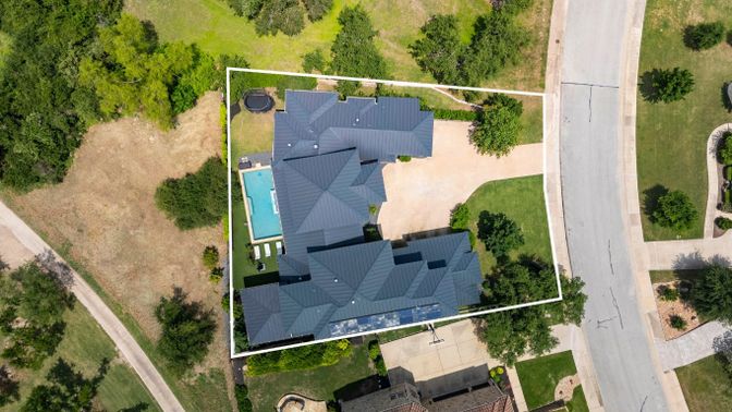 Exterior, Drone