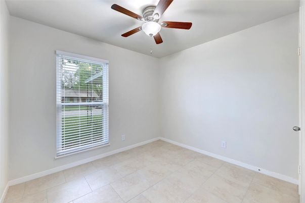 Empty room, Interior