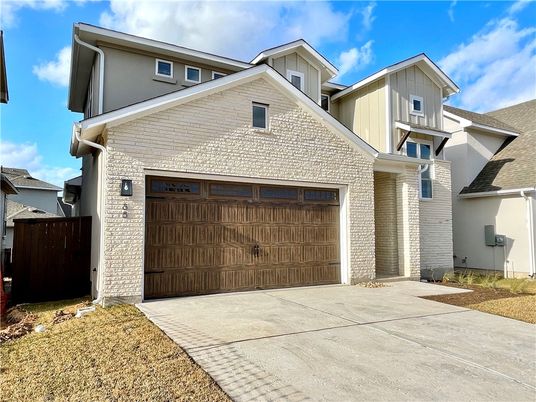 Attached, Exterior, Facade, Brick Facade, American Craftsman