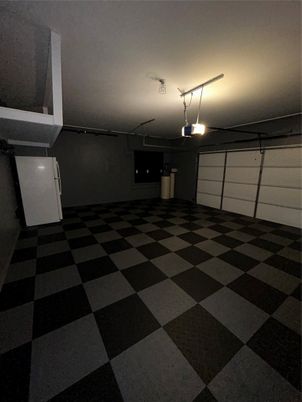 Garage, Interior