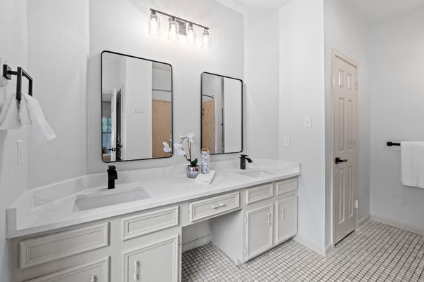 Bathroom, Dual Sink Vanities, Interior