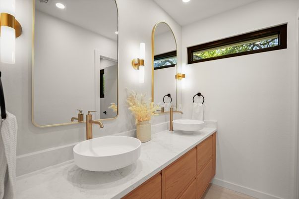 Bathroom, Dual Sink Vanities, Interior, Recessed Lighting
