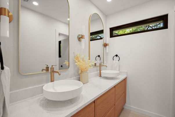 Bathroom, Dual Sink Vanities, Interior, Recessed Lighting