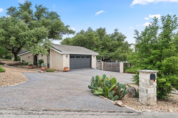 Detached Garage, Exterior