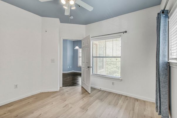 Empty room, Interior, Pendant Lights, Wood Texture Flooring