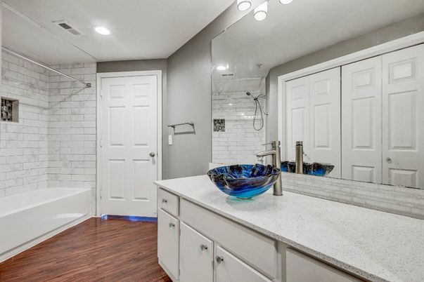 Bathroom, Interior, Recessed Lighting, Wood Texture Flooring