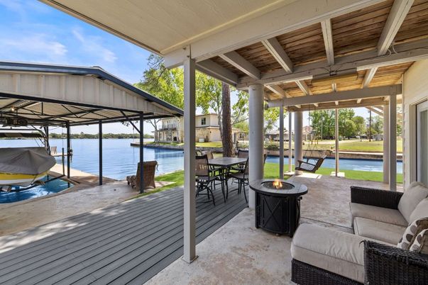Exterior, Pool, Water