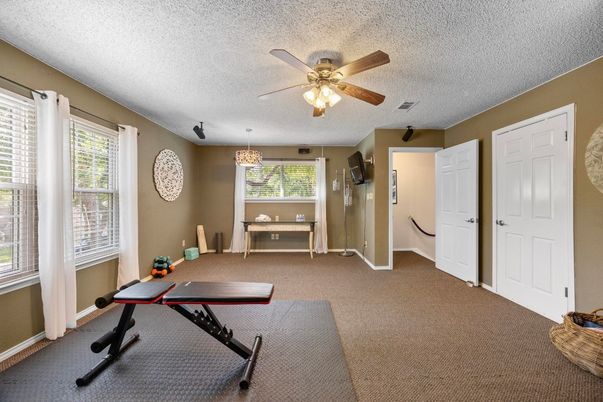 Chandelier, Fitness Equipment, Interior