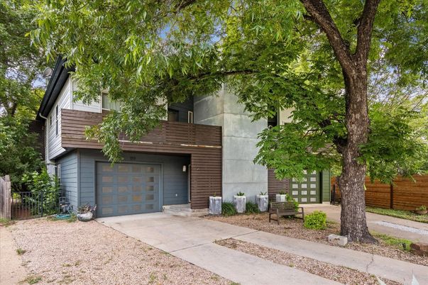 Attached, Exterior, Facade, Modern