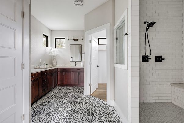 Bathroom, Dual Sink Vanities, Interior