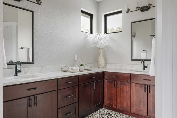 Bathroom, Dual Sink Vanities, Interior