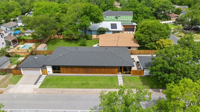 Exterior, Drone