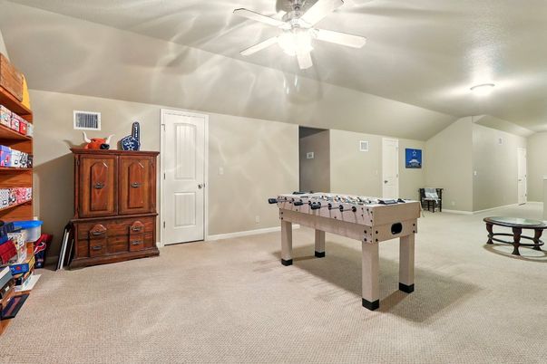 Game Room, Interior