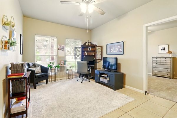 Home Office, Interior