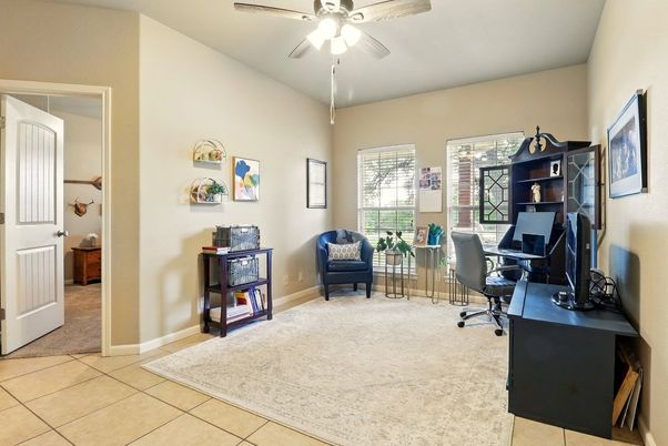 Home Office, Interior