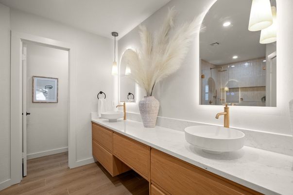 Bathroom, Dual Sink Vanities, Interior, Pendant Lights, Recessed Lighting, Wood Texture Flooring
