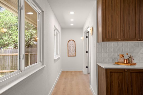 Interior, Recessed Lighting, Wood Texture Flooring