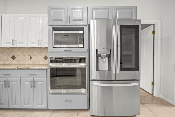Interior, Kitchen, Stainless Steel Appliances