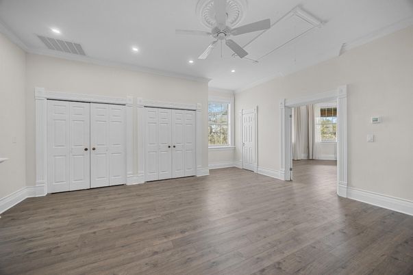 Empty room, Interior, Recessed Lighting, Wood Texture Flooring