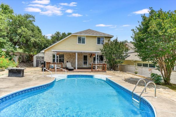 Exterior, Pool