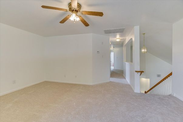 Empty room, Interior, Pendant Lights