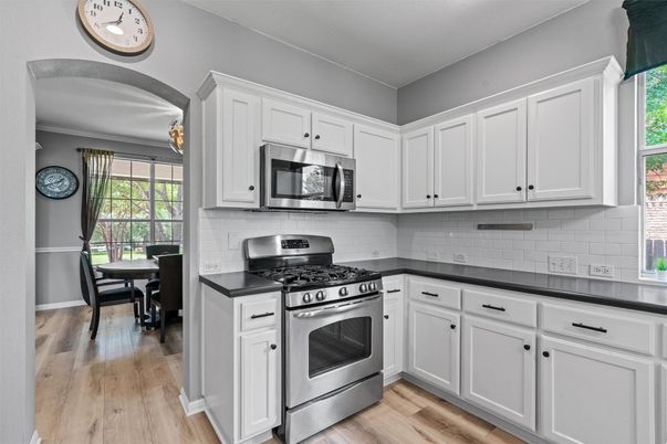 Dining room, Interior, Kitchen, Stainless Steel Appliances, Wood Texture Flooring