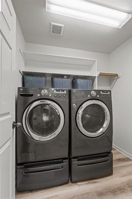 Interior, Washer, Wood Texture Flooring
