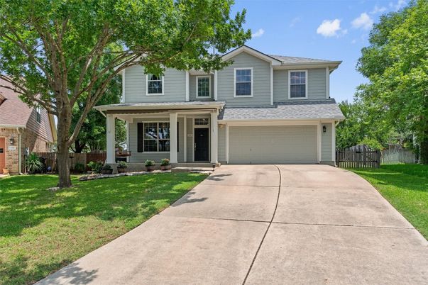 Attached, Exterior, Facade, American Craftsman