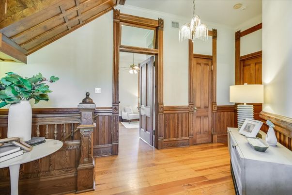 Interior, Pendant Lights, Wood Texture Flooring