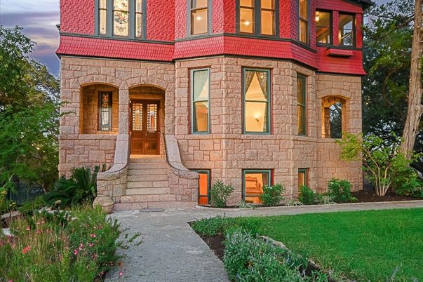 Exterior, Facade, Brick Facade, Rowhouse