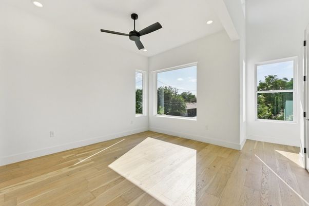 Empty room, Interior, Recessed Lighting, Wood Texture Flooring