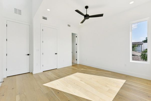 Empty room, Interior, Recessed Lighting, Wood Texture Flooring