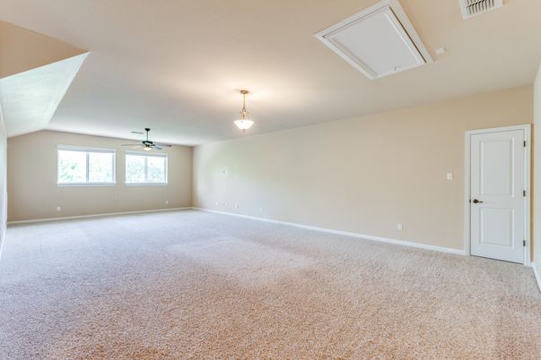 Empty room, Interior